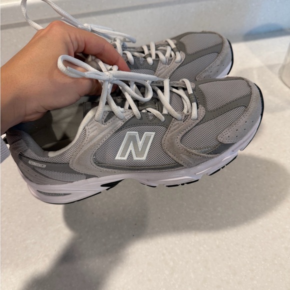 New Balance 530 Gray and White Running Shoes - Picture 5 of 6